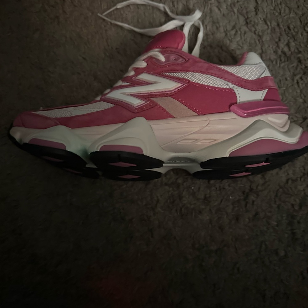 New balance 9060 fuscha pink